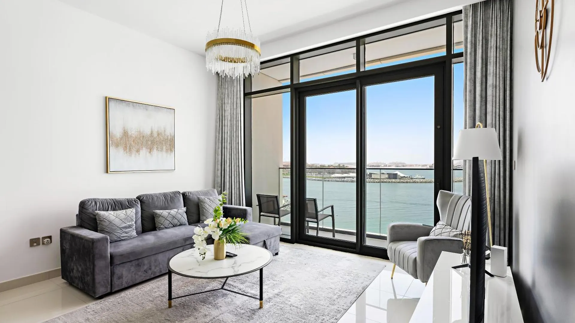 Seaside Serenity: 1-Br Apartment With Beach Access location