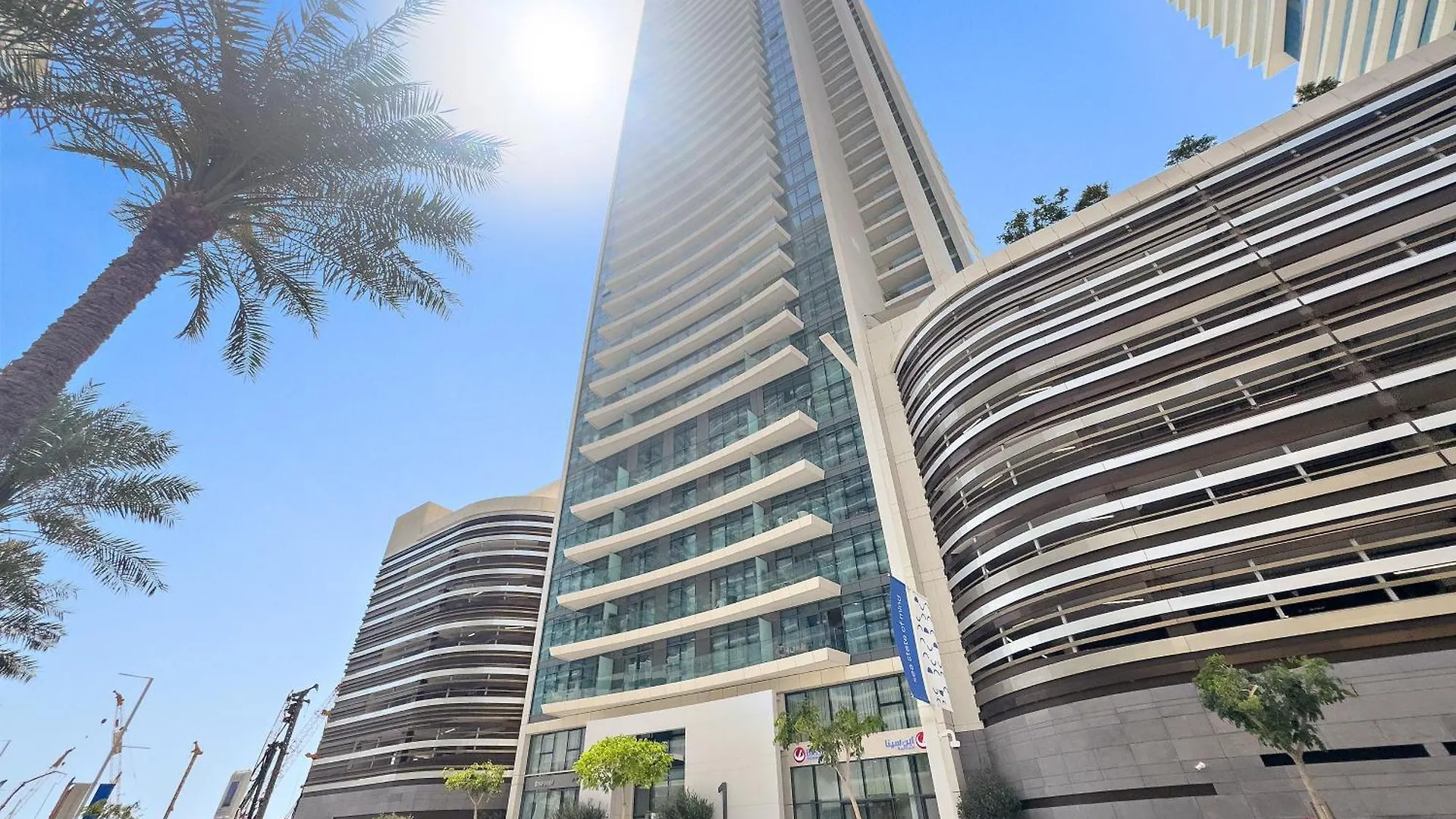 Seaside Serenity: 1-Br Apartment With Beach Access Dubai United Arab Emirates